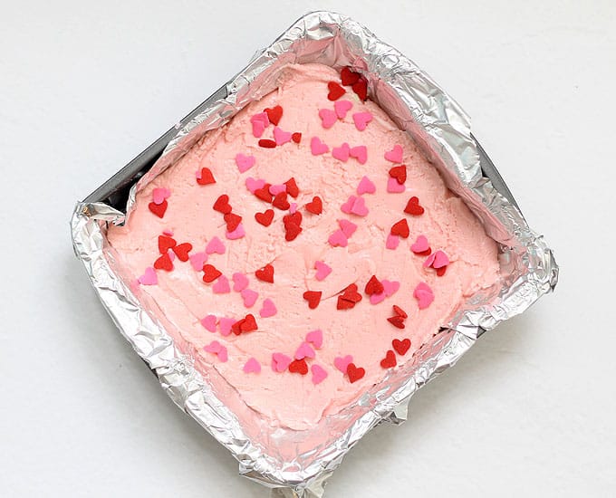 strawberry frosting fudge in pan