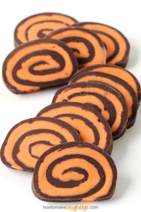Halloween Fudge Pinwheels (orange & chocolate) – HowToMakeEasyFudge