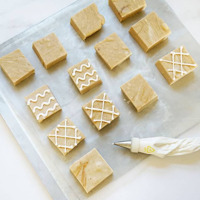 decorating gingerbread fudge with royal icing 